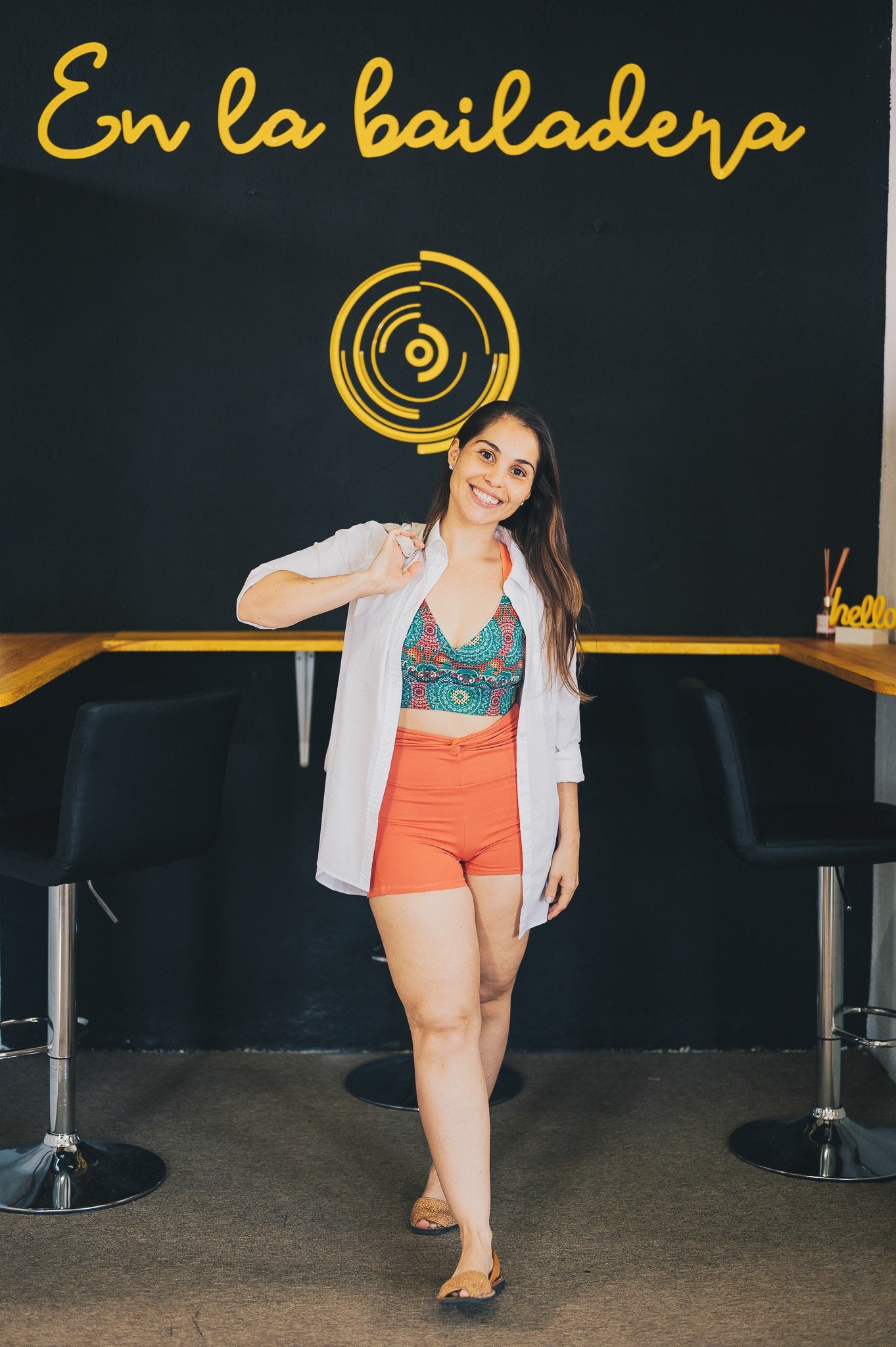 Short nudo naranja