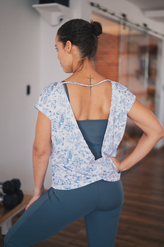 Camisa backless nudo blanca con flores