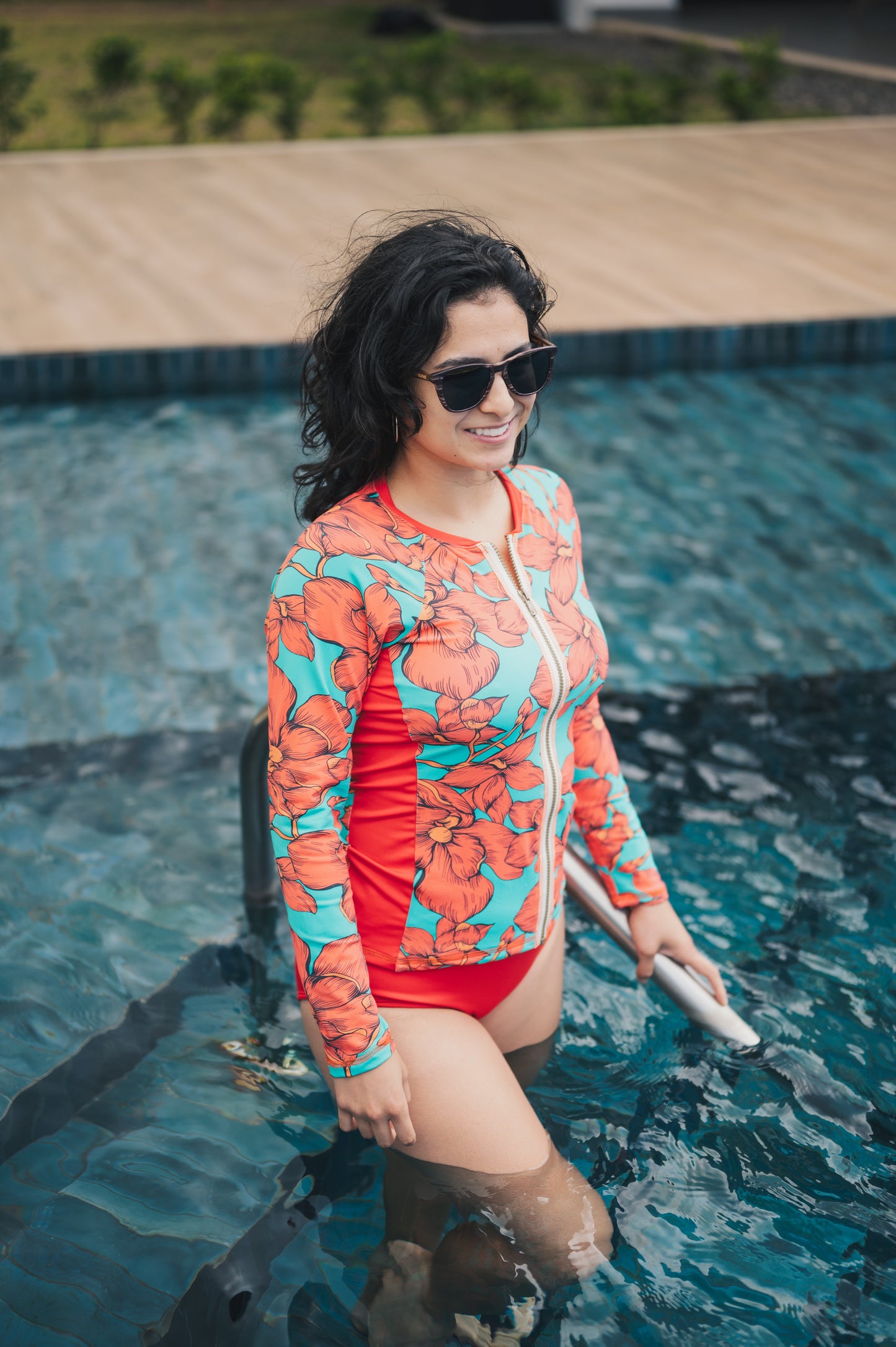 Camisa de zipper para vestido de baño