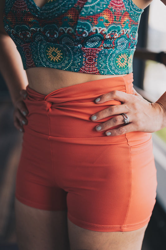 Short nudo naranja