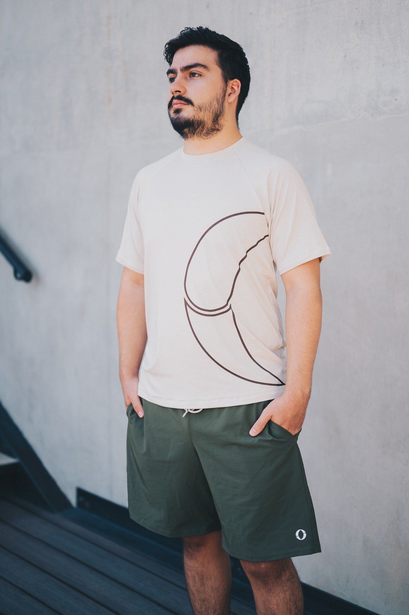 Camisa hombre beige logo