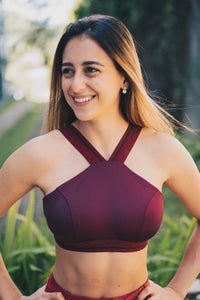 Top triángulo vino